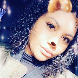 Meet your Posher, Dejah